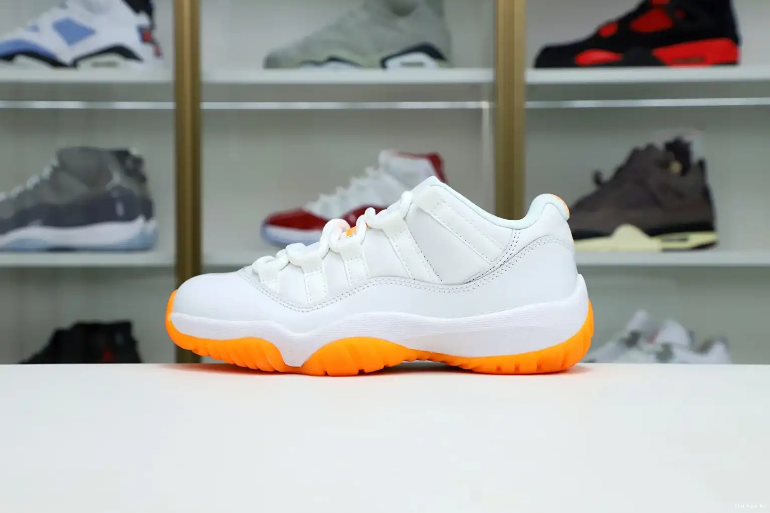 'BRIGHT WMNS Kimikick AIR 11 CITRUS' RETRO LOW JORDAN 0404